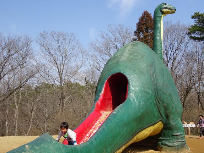 水戸森林公園 ひときわデカイ恐竜の尻尾