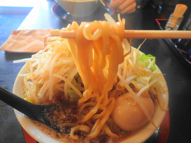 茨城 二郎系ラーメン  麺屋荒井の麺