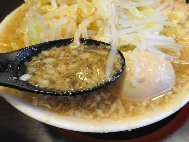 茨城 二郎系ラーメン  麺屋荒井のスープ