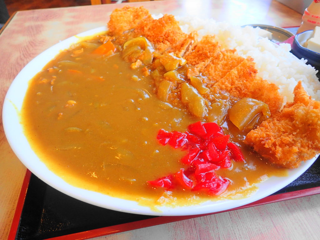 しをみ食堂 のデカ盛りカツカレーの写真アップ