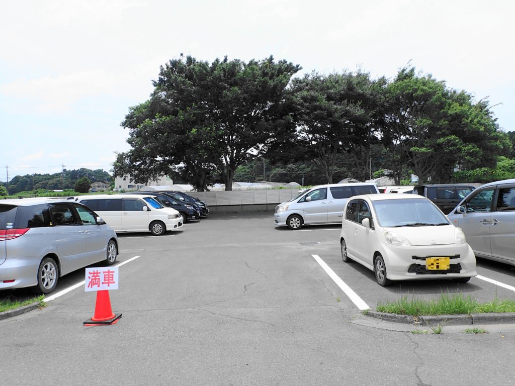 涸沼 プール の駐車場