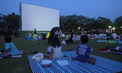 野外映画会の様子