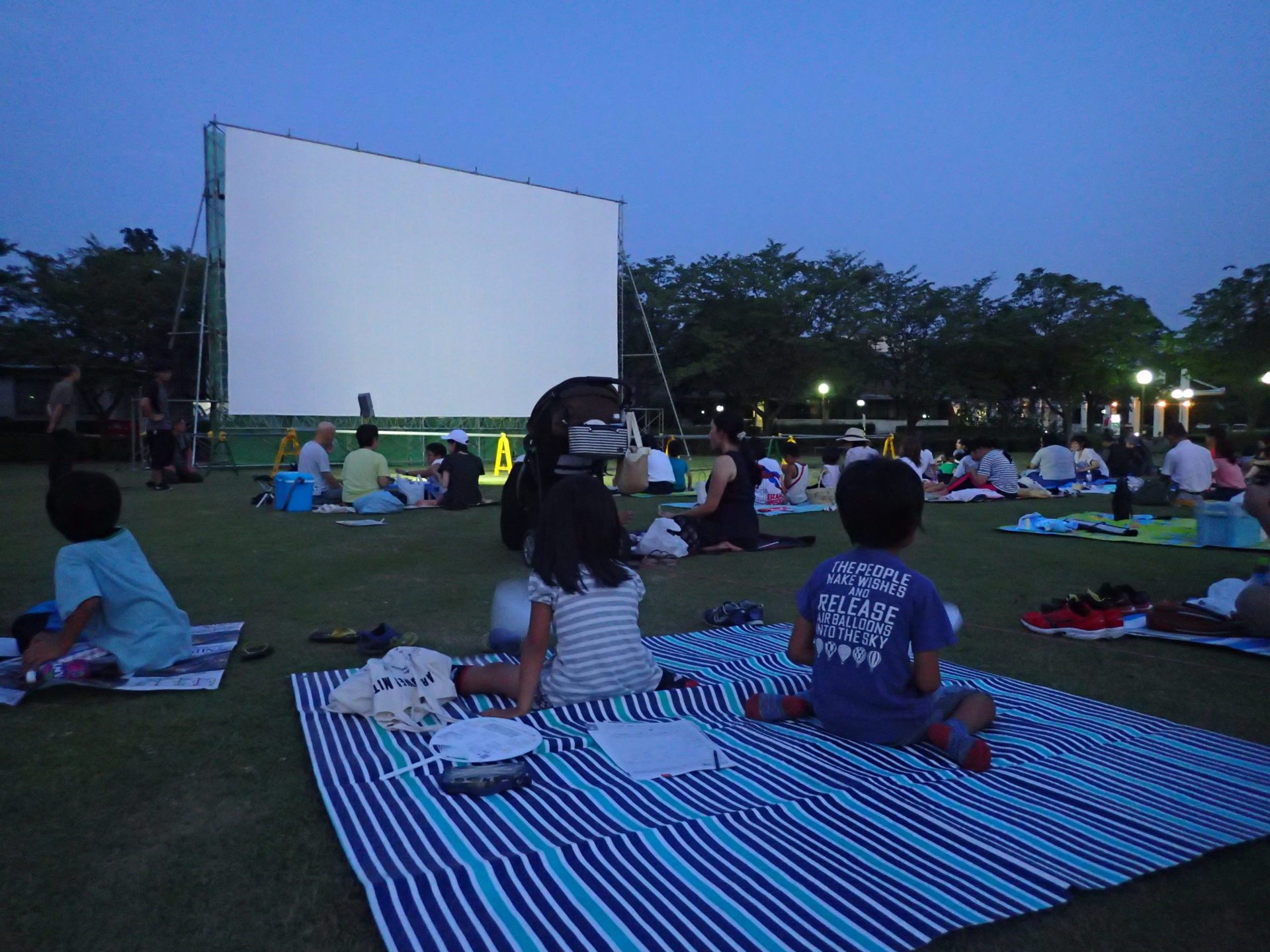 野外映画会の様子