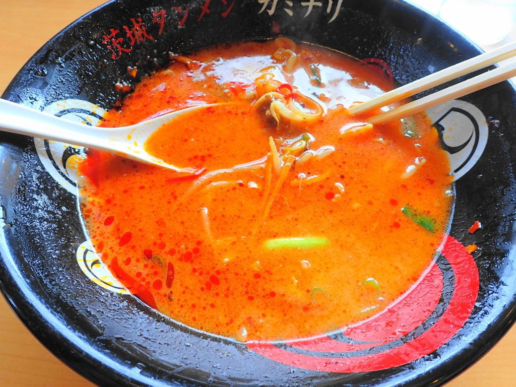 雷神タンメンのスープ2