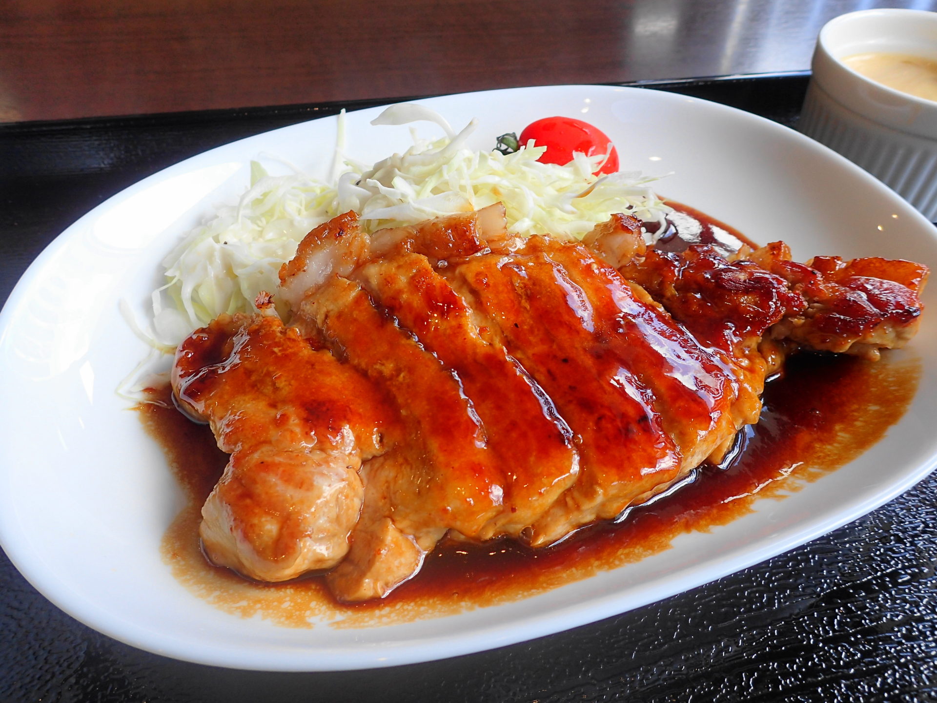 豚彩食堂よらく｜小美玉の地元銘柄豚が美味しい定食屋！ - いばらじお♪