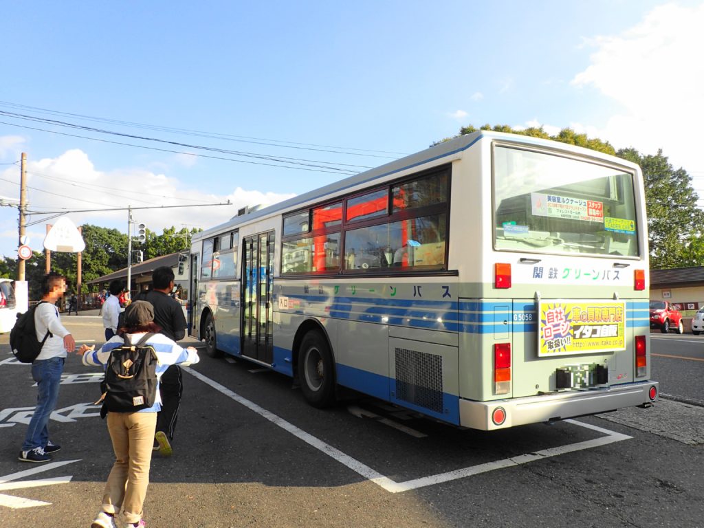 シャトルバスでロープウェイ乗り場へ