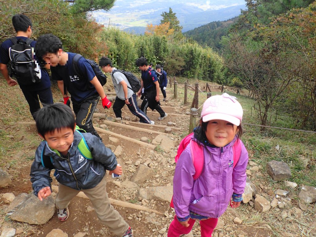 筑波山 子ども登山 登り始めの雰囲気