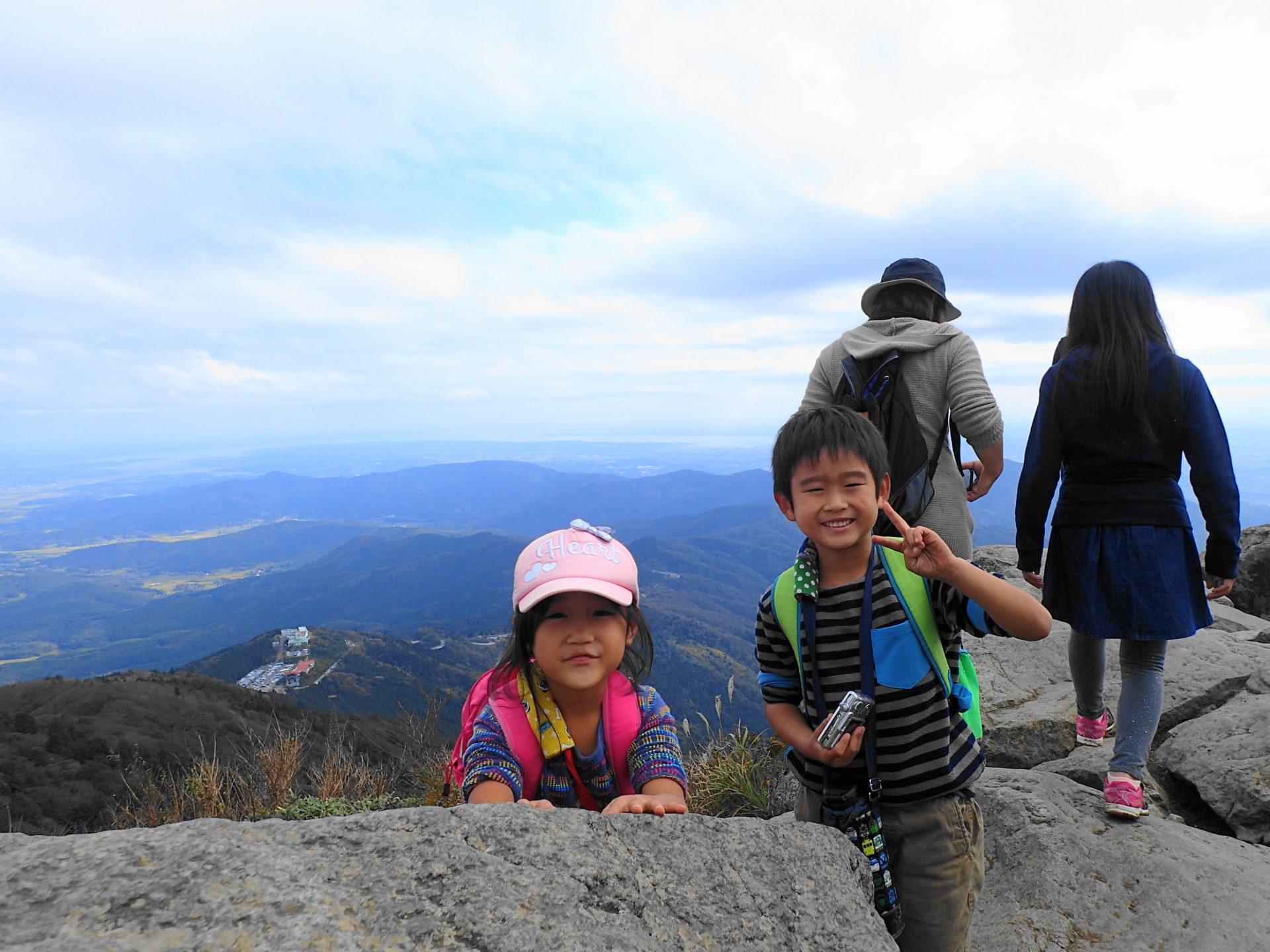 筑波山は子供でも登れる? 6,7歳児と一緒に登頂に成功!! - いばらじお♪