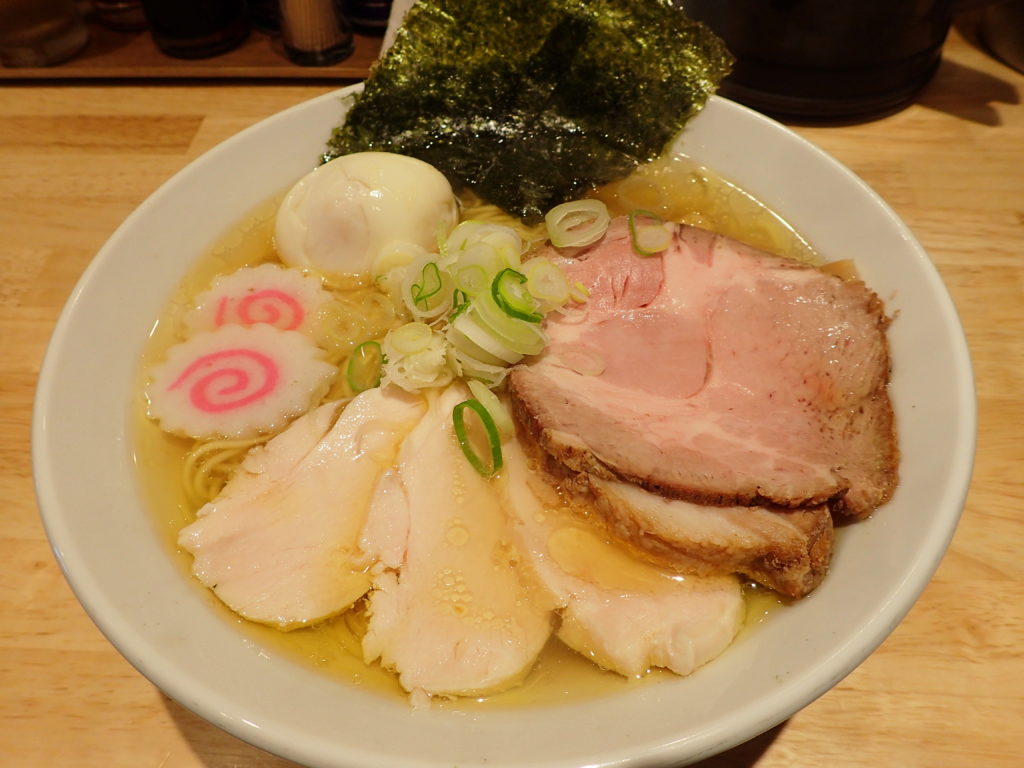 ふるかわ ラーメン の塩らーめん（上から見た写真）