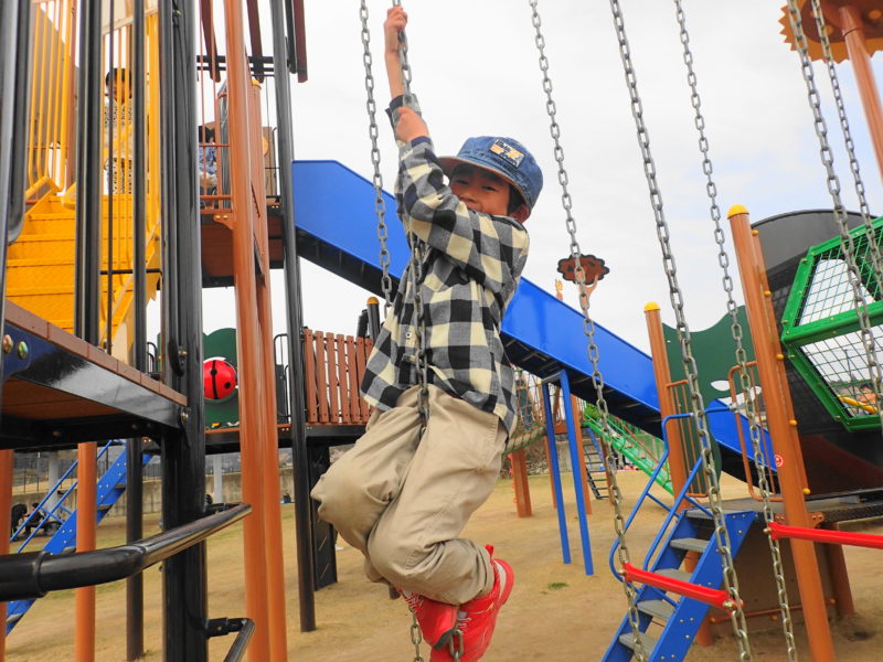 笠間市総合公園 遊具で遊ぶ子4