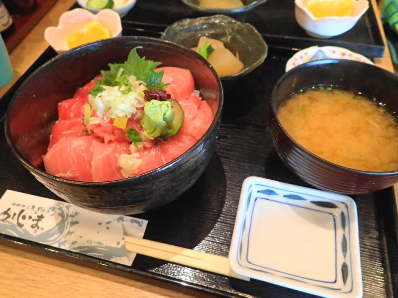 かじま 大洗 の生本まぐろ丼