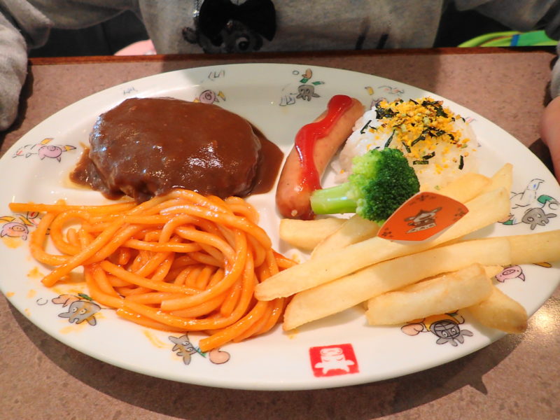 肉の万世本店 電車 おこさまランチ