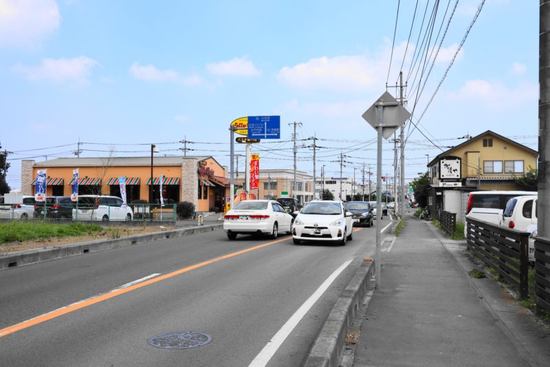 畑のごちそう 店舗前の道路