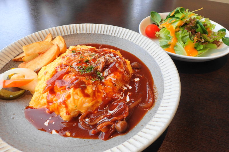 カフェ&キッチンともあ の奥久慈卵のふわふわオムライス