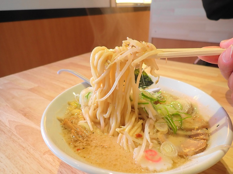 白味噌らーめんの麺