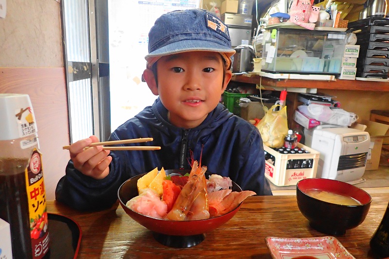 海鮮丼と息子